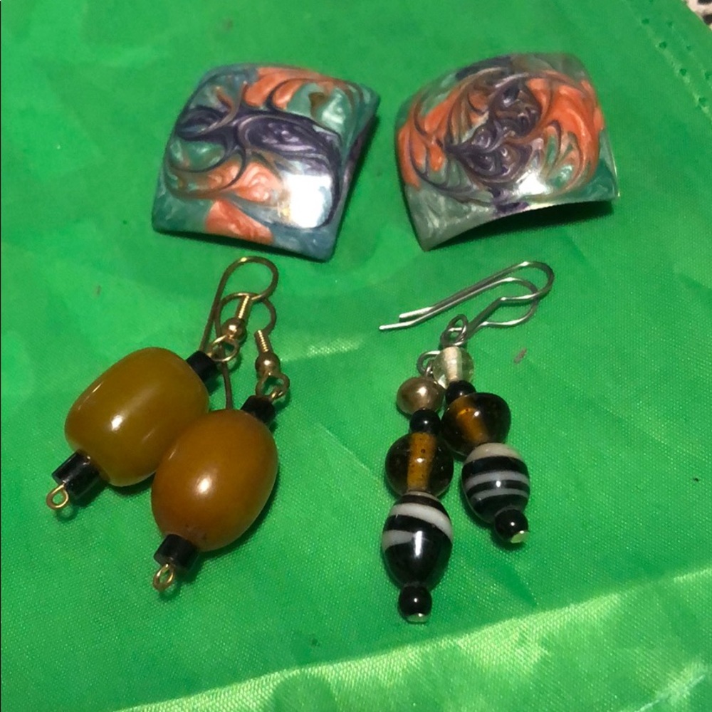 Used earrings 2” - Picture 6 of 6
